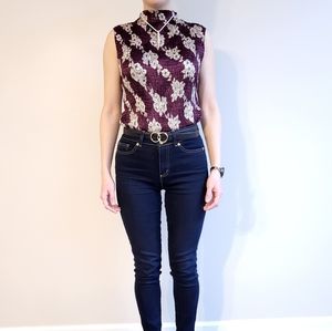 NEW Gorgeous turtleneck blouse with floral details, 100% Polyester. *Outfit 💡